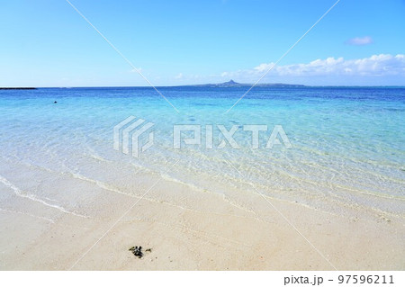 沖縄の美しい海(国営沖縄記念公園・エメラルドビーチ) 沖縄の美しい海(国営沖縄記念公園・エメラルドビーチ) 97596211