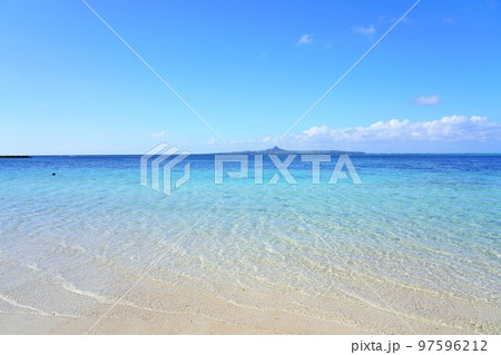 沖縄の美しい海（国営沖縄記念公園・エメラルドビーチ） 97596212