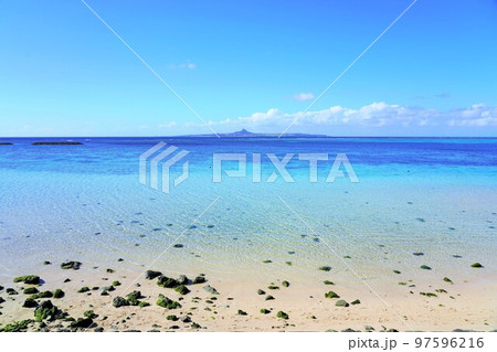 沖縄の美しい海(国営沖縄記念公園・エメラルドビーチ) 沖縄の美しい海(国営沖縄記念公園・エメラルドビーチ) 97596216