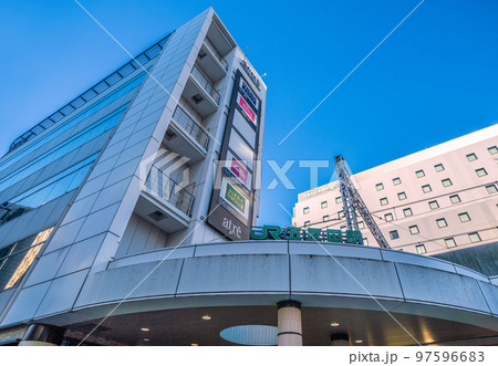 日本の東京都市景観　五反田駅や街並みなどを望む 97596683