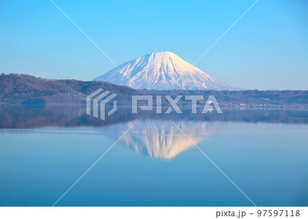 洞爺湖＆羊蹄山（北海道洞爺湖町） 97597118