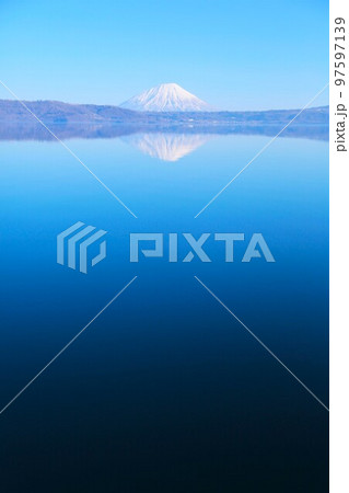 洞爺湖＆羊蹄山（北海道洞爺湖町） 97597139