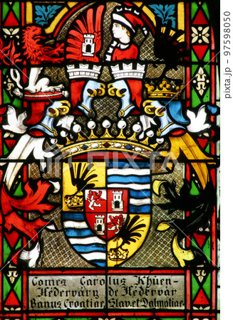 Coat of arms of Ban Khuen Hedervary, stained glass in Zagreb cathedral 97598050