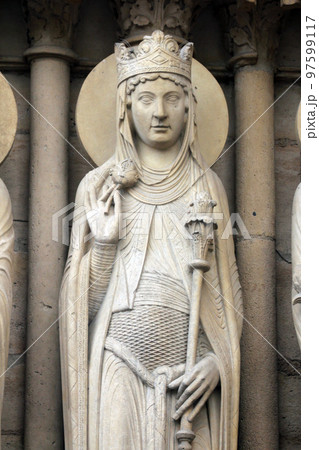 Queen of Sheba, Notre-Dame cathedral, portal of St. Anne, Paris 97599117