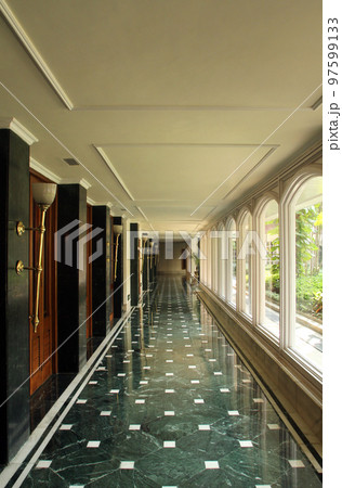 Oberoi Grand Hotel formerly known as the The Grand Hotel, is situated in the heart of Kolkata on Jawaharlal Nehru Road Oberoi Grand Hotel formerly known as the The Grand Hotel, is situated in the heart of Kolkata on Jawaharlal Nehru Road 97599133