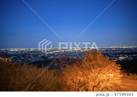 濃尾平野の夜景 97599363
