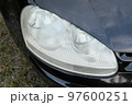 やや経年劣化したヘッドライトレンズ 97600251