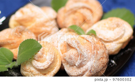 close up. young biessmann by showing ads. isolated on 97600302