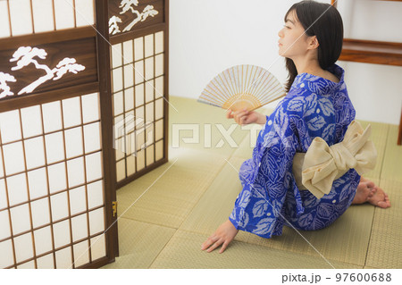 有松絞りの浴衣　和室 97600688