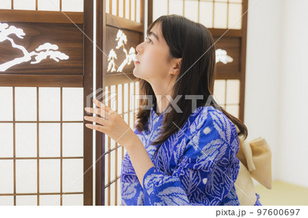 有松絞りの浴衣　和室 97600697