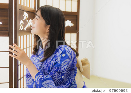 有松絞りの浴衣　和室 97600698