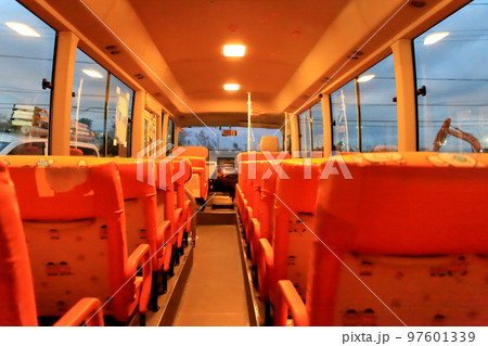 幼稚園バス(車内)　イメージ 97601339