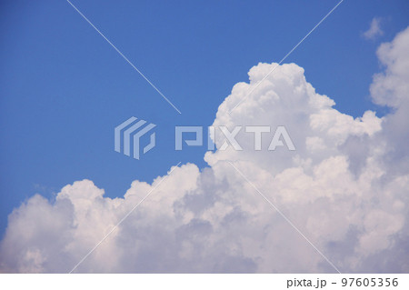 サンパウロの入道雲と青空 ブラジル サンパウロの入道雲と青空 ブラジル 97605356
