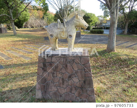 西神中央公園 馬型埴輪 西神中央公園 馬型埴輪 97605733