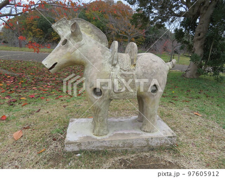 西神中央公園　馬型埴輪 97605912