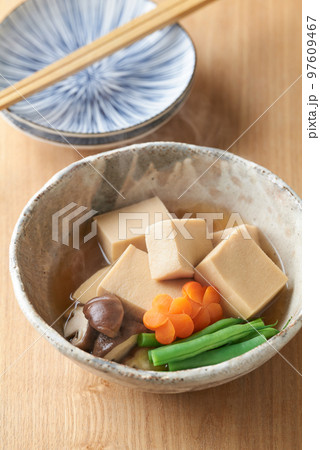高野豆腐の煮物 高野豆腐の煮物 97609467