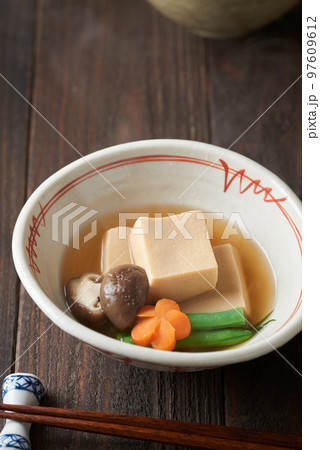 高野豆腐の煮物 97609612