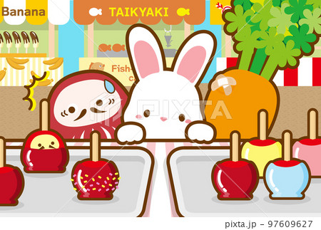 みんなでりんご飴_初詣の縁日_年賀状素材_背景露店 みんなでりんご飴_初詣の縁日_年賀状素材_背景露店 97609627