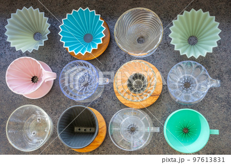 珈琲 ドリッパー コーヒー器具 俯瞰 珈琲 ドリッパー コーヒー器具 俯瞰 97613831