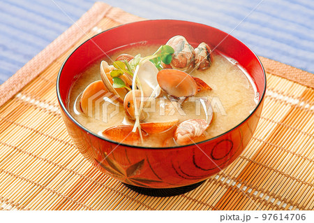 あさりの味噌汁 97614706