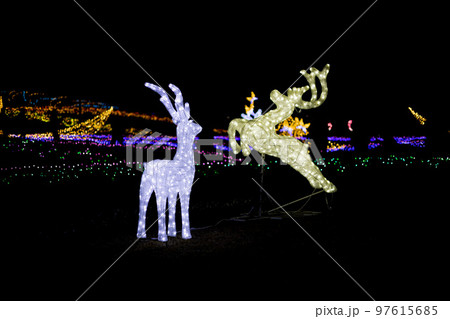 2022馬見クリスマスウィーク 中央公園棟の前にある雪だるまとサンタクロースのオブジェ 2022馬見クリスマスウィーク 中央公園棟の前にある雪だるまとサンタクロースのオブジェ 97615685