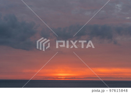 日出の石門 97615848