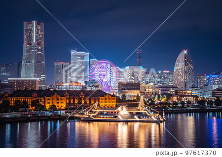 横浜みなとみらいの夜景の写真素材 [97617370] - PIXTA