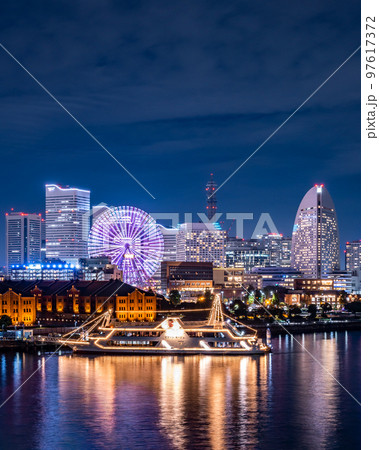 横浜みなとみらいの夜景 97617372
