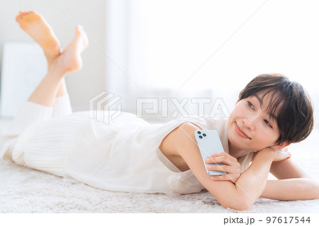 女性 ビューティー 美容 スキンケア リビング スマホ 女性 ビューティー 美容 スキンケア リビング スマホ 97617544