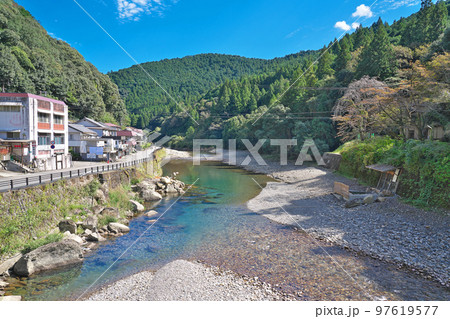 【川湯温泉】 和歌山県田辺市本宮町川湯 【川湯温泉】 和歌山県田辺市本宮町川湯 97619577
