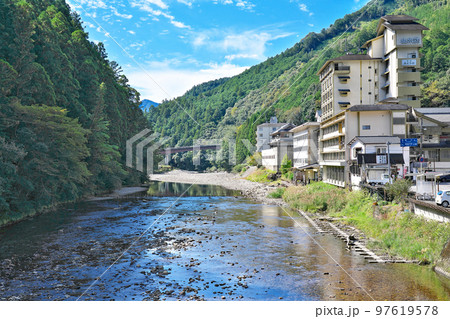 【川湯温泉】 和歌山県田辺市本宮町川湯 【川湯温泉】 和歌山県田辺市本宮町川湯 97619578
