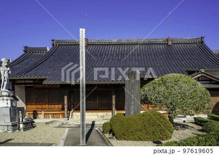 丹波篠山　河原町妻入商家群　観音寺本堂　兵庫県丹波篠山市 97619605