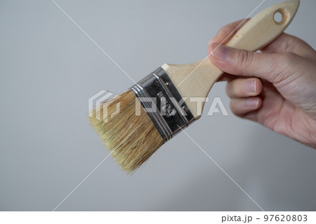 ペンキを塗る ペンキを塗る 97620803