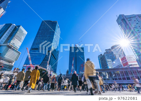 日本の東京都市景観 年の瀬の慌ただしい渋谷。外国人続々…遂に6棟林立…新年に希望の光を…=23日 日本の東京都市景観 年の瀬の慌ただしい渋谷。外国人続々…遂に6棟林立…新年に希望の光を…=23日 97622081