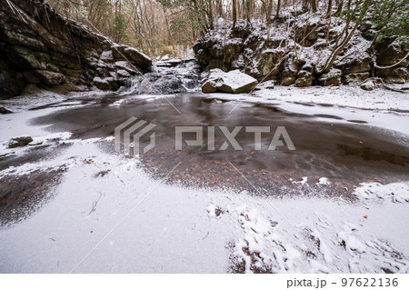 冬の菊池渓谷雪景色 97622136