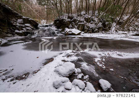 冬の菊池渓谷雪景色 97622141