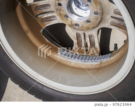 タイヤホイールのバランスウェイト タイヤホイールのバランスウェイト 97623064