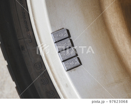 タイヤホイールのバランスウェイト 97623068