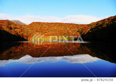 紅葉の蔦沼 紅葉の蔦沼 97624150