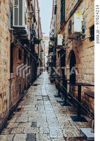 クロアチア　ドブロブニクの路地 97624214