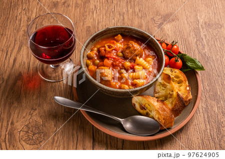 チャパティと南インドカレー chapati and curry set meal チャパティと南インドカレー chapati and curry set meal 97624905