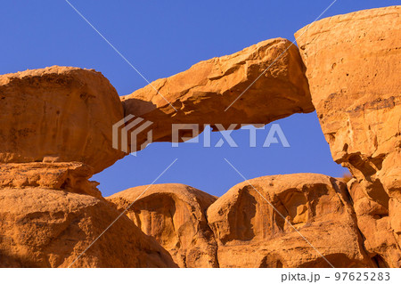 Wadi Rum Desert, Jordan, Um Frouth stone bridge Wadi Rum Desert, Jordan, Um Frouth stone bridge 97625283