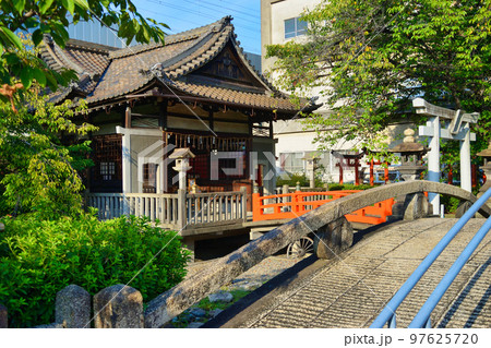 京都 六孫王神社 誕生水弁財天 97625720