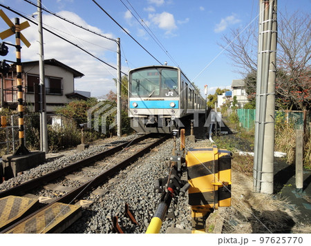 単線区間を走るJR奈良線 単線区間を走るJR奈良線 97625770