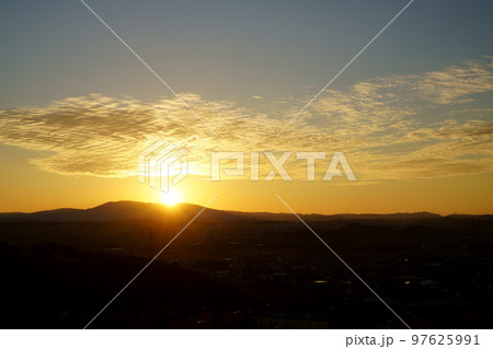 奈良生駒山・日没とシルエット 奈良生駒山・日没とシルエット 97625991
