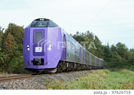 石北本線を行くHOKKAIDO LOVE! ひとめぐり号　キハ261系ラベンダー編成　ラベンダー編成 97626758