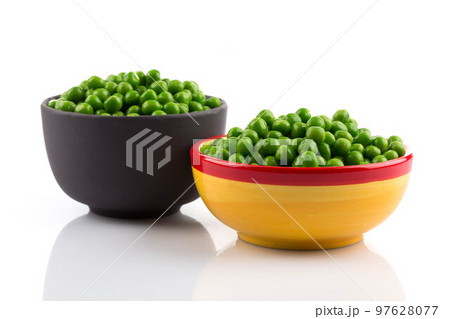 Bowl of green wet pea Bowl of green wet pea 97628077