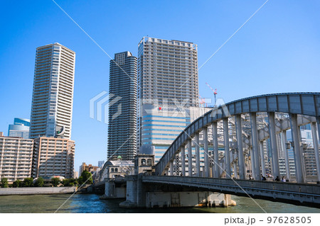 東京都中央区 勝鬨橋と隅田川 東京都中央区 勝鬨橋と隅田川 97628505