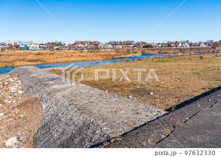 洪水対策された多摩川河川敷 97632330