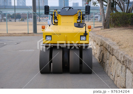 タイヤローラー　建設機械　ロードローラー 97634204